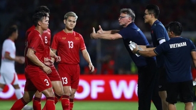Vé xem tuyển Việt Nam đá trận ra quân vòng loại World Cup rẻ khó tin