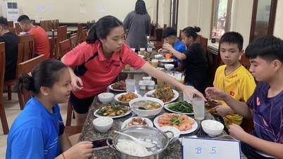 Bữa ăn đủ chất và ngon miệng, VĐV bóng bàn trẻ không còn lo đói