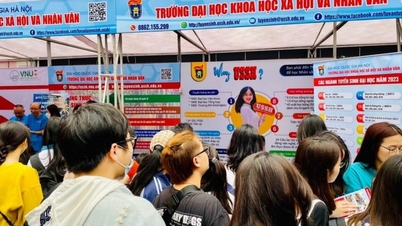 Rào cản học phí đang khiến nhiều học sinh từ bỏ ước mơ giảng đường