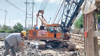 Nỗ lực GPMB, đẩy tiến độ thi công nâng tĩnh không cầu Hồng Ngự ở Đồng Tháp