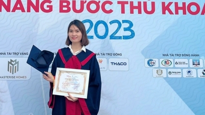 Cô gái mồ côi bỏ học làm công nhân, ôn 3 tháng đỗ thủ khoa ĐH Thương mại