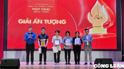 Fire Up 2022 ពិធីប្រគល់ពានរង្វាន់សារព័ត៌មាន និងប្រព័ន្ធផ្សព្វផ្សាយ