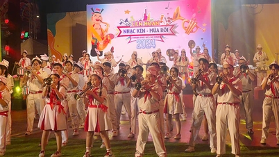 មហោស្រពតន្ត្រីលង្ហិន និងអាយ៉ងនៅទីក្រុងហូជីមិញ