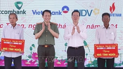 Chủ tịch nước dự lễ tổng kết xây dựng 1.200 căn nhà cho người nghèo ở tỉnh Sóc Trăng