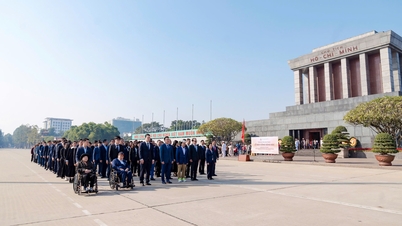 Xúc động, tự hào và thiêng liêng - Lễ báo công dâng Bác của Tập đoàn Tân Á Đại Thành