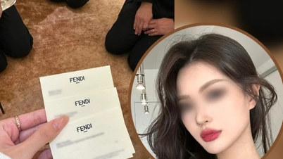 4 nhân viên quỳ gối xin lỗi vì lấy lại khăn choàng trên cổ nữ khách hàng
