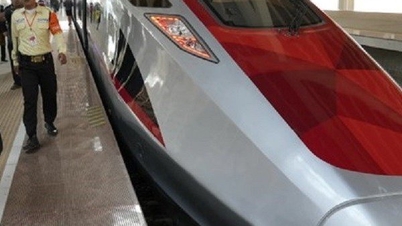 The first high-speed railway in Southeast Asia officially operates