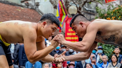 Đô trẻ ẵm chục triệu đồng sau cuộc đấu vật ở hội làng