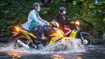 ជំនោរ​ខ្លាំង​នៅ​ពេល​ល្ងាច ប្រជាជន​ទីក្រុង​ហូជីមិញ​ត្រូវ​យក​ចិត្ត​ទុក​ដាក់