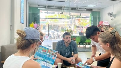 Khách quốc tế hào hứng đón năm mới trên đảo ngọc