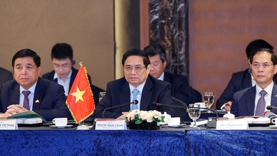ជួបជាមួយសាជីវកម្មធំៗចំនួន 20 នៅកូរ៉េ នាយករដ្ឋមន្ត្រីស្នើទិសដៅកិច្ចសហប្រតិបត្តិការក្នុងវិស័យអាកាសចរណ៍ និងការសាងសង់កប៉ាល់