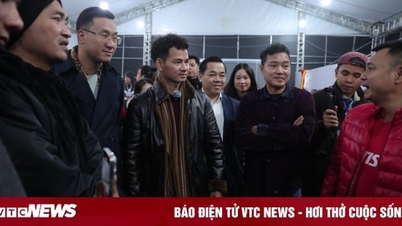 Cục trưởng Xuân Bắc thăm bạn thân Tự Long  và dàn anh tài trước thềm concert