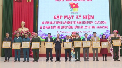 ស្រុក Ly Nhan ប្រារព្ធខួបលើកទី 80 នៃការបង្កើតកងទ័ពប្រជាជនវៀតណាម