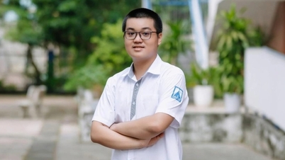 គ្រូបង្រៀនថ្នាក់ទី 10 នៅទីក្រុងហាណូយ ទទួលបានពិន្ទុ 48.5 និងជាបងប្អូនជីដូនមួយរបស់សិស្សស្រីម្នាក់ដែលទទួលបានពិន្ទុ 1,600 លើ SAT ។