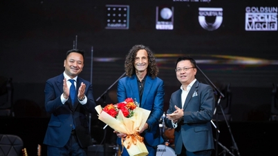 Give the audience an emotional music night