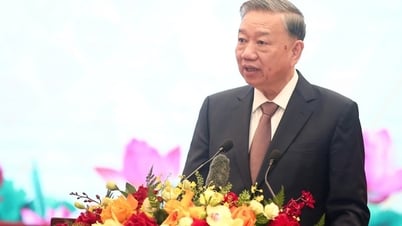 芸術家や作家との会合におけるト・ラム書記長のスピーチ全文
