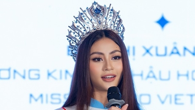 សម្រស់ Miss Cosmo 2024 បង្ហាញម៉ូដសម្លៀកបំពាក់នៅ Trang An Heritage Complex