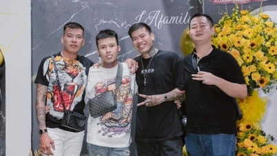 수많은 국제적인 상을 수상한 9번째 문신 아티스트가 같은 열정을 가진 사람들을 위한 공동의 집으로서 서양에서 가장 큰 매장을 열었습니다.