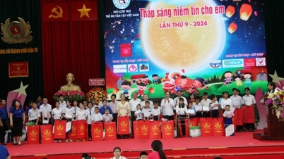 Trao tặng 1.330 suất quà cho trẻ em khuyết tật các tỉnh, thành Tây Nam Bộ