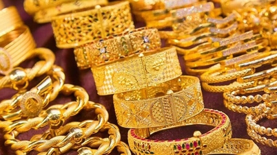Vàng thế giới tăng, trong nước lao dốc