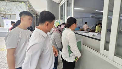 Hồi hộp chờ kết quả tuyển bổ sung vào lớp 10 ở TPHCM