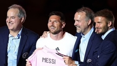 Tens of thousands of fans welcome Lionel Messi to Inter Milan, David Beckham speaks emotional words