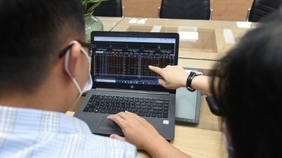 Tiền quay lại chứng khoán đẩy VN-Index tiến sát 1.100 điểm