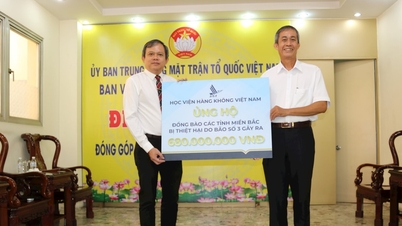 Nearly 700 million VND to support people affected by natural disasters