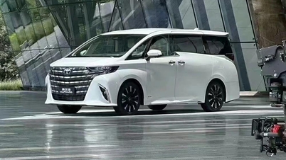 Toyota Alphard ជំនាន់ថ្មីបានបង្ហាញខ្លួន