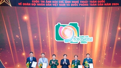 Trao giải Cuộc thi ảnh toàn quốc về Quân đội nhân dân