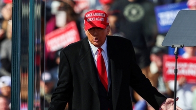 Ông Trump nói đáng lý không nên rời Nhà Trắng