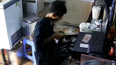 លួច​ចូល​ហាង​កាហ្វេ ចោរ​អង្គុយ​រាប់​លុយ។