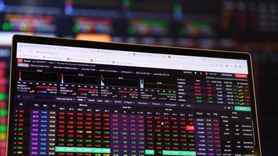 Ngoại bán ròng kỷ lục, nội thận trọng: VN-Index thủng 1.200 điểm rồi bật tăng