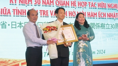 សាស្ត្រាចារ្យ​ជប៉ុន​ទទួល​បាន​ងារ​ជា «​ពលរដ្ឋ​កិត្តិយស Dong Khoi» នៃ​ខេត្ត Ben Tre