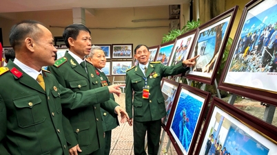 「英雄の軍隊」をテーマにした写真展