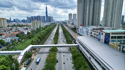 Cận cảnh 9 cầu bộ hành nối ga Metro số 1 ở TP.HCM