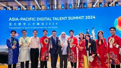 6 Vietnamese students attend APAC Digital Talent Summit 2024