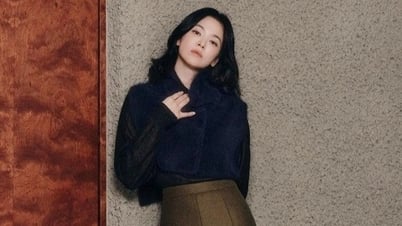 Song Hye Kyo ធ្វើឱ្យអ្នកគាំទ្រឆ្កួតជាមួយនឹងស្ទីលរដូវត្រជាក់របស់នាង