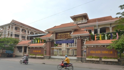 សាលាបានប្តូរឈ្មោះជាច្រើនដង។