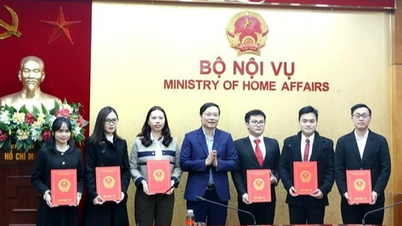 Bộ Nội vụ trả lời về chính sách thu hút sinh viên tốt nghiệp xuất sắc