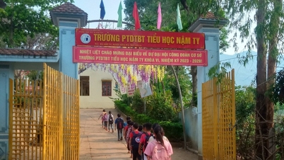 នាយក​សាលា Highland លាលែង​ពី​តំណែង ក្រោយ​រង​ការ​រិះគន់​កាត់​អាហារ​ពេល​សិស្ស