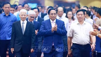 នាយករដ្ឋមន្ត្រី Pham Minh Chinh ចូលរួមសន្និសីទប្រកាសផែនការខេត្ត Binh Duong
