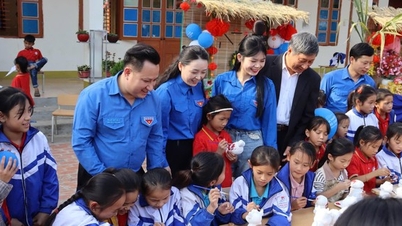 យុវជន សឺន ឡា នាំយកតេតដ៏កក់ក្តៅដល់សិស្សានុសិស្សនៅតំបន់ខ្ពង់រាប