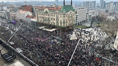 Phe đối lập Serbia tiếp tục biểu tình đòi hủy kết quả bầu cử