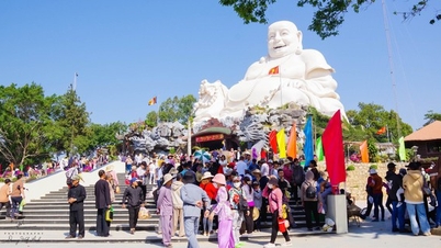 西の「屋根」を散策する旧正月休暇