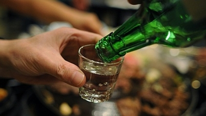 Stop circulation and trace the origin of alcohol products suspected of causing poisoning