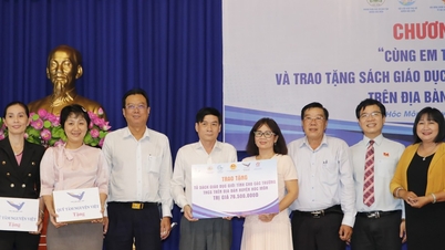 Donated 800 sex education books to 16 schools in Hoc Mon district