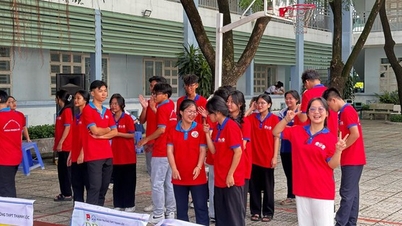 Las escuelas secundarias de Ciudad Ho Chi Minh prohíben a los estudiantes utilizar teléfonos celulares, incluso durante el recreo.