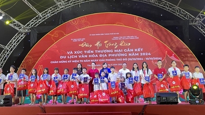 Quận Tây Hồ trao tặng 40 suất quà cho các em thiếu nhi có hoàn cảnh khó khăn