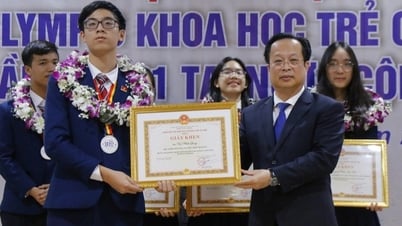 ប្រគល់​វិញ្ញាបនបត្រ​ដល់​សិស្ស​ដែល​ឈ្នះ​រង្វាន់​ក្នុង​កម្មវិធី International Youth Science Olympiad